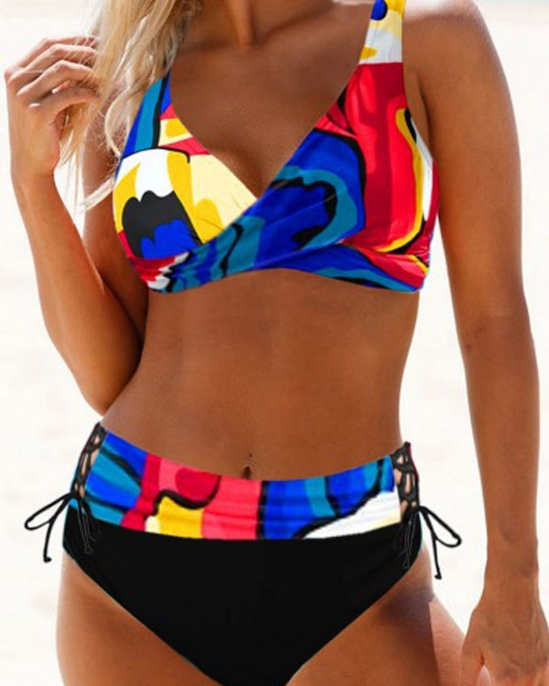 Eva – Bikini colorido y alegre