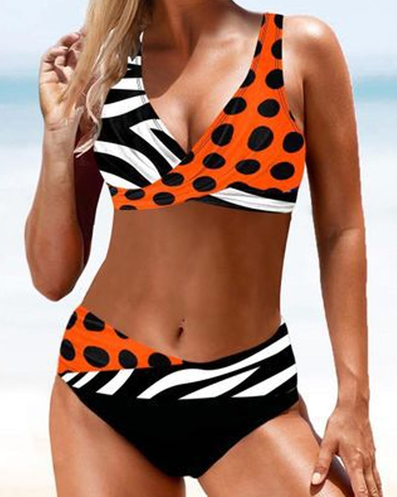 Eva – Bikini colorido y alegre
