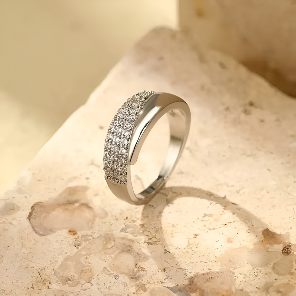 Julia | Anillo Elegante Haven