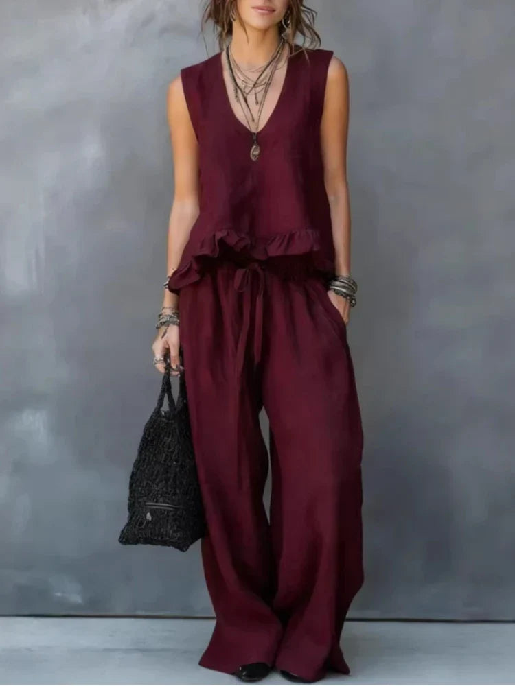 Clara | Conjunto de dos piezas con pantalón y top sin mangas con escote en V y volantes
